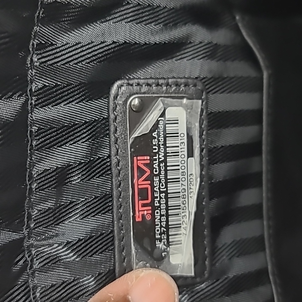 Tumi nylon 12x12 shoulder bag - Picture 12 of 15